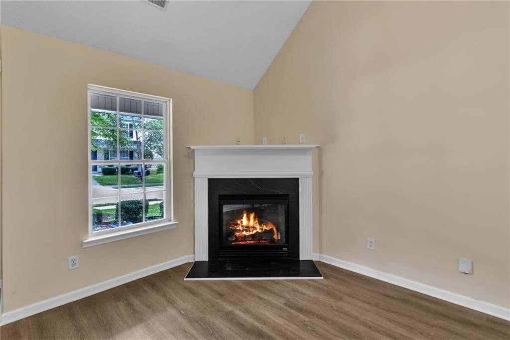2 bedroom, 3 bathroom, 1,320 sq ft townhouse for sale at 167 London Dr, Mcdonough, GA 30253 — photo 3