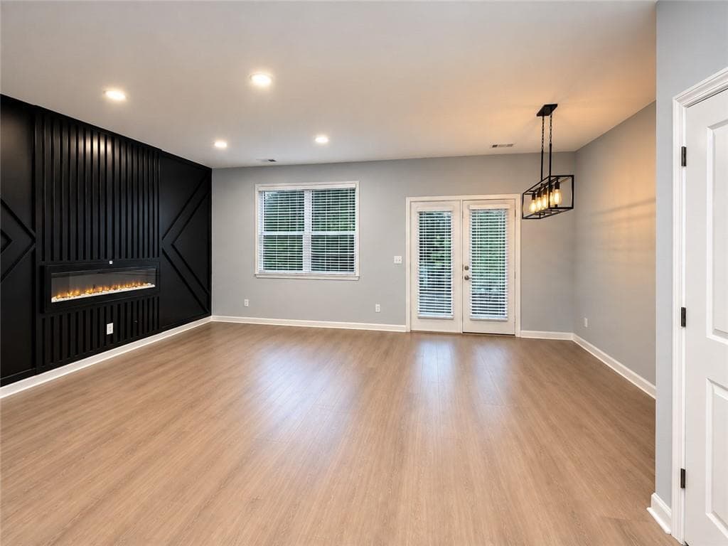 2 bedroom, 3 bathroom, 1,514 sq ft townhouse under contract at 6368 Kennonbriar Court, Lithonia, GA 30058 — photo 5