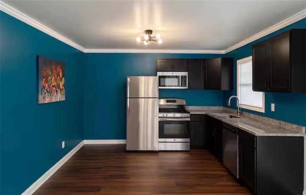 3 bedroom, 2 bathroom, 1,475 sq ft single family residence for sale at 2958 Holcomb Court, East Point, GA 30344 — photo 4