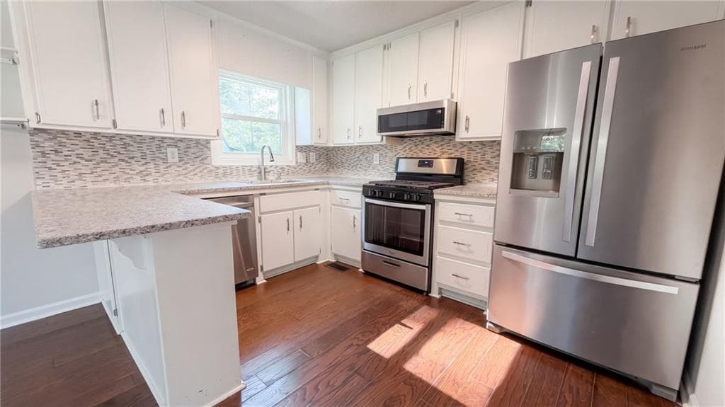 3 bedroom, 2 bathroom, 1,196 sq ft single family residence for sale at 2984 Fetlock Drive, Marietta, GA 30064 — photo 2