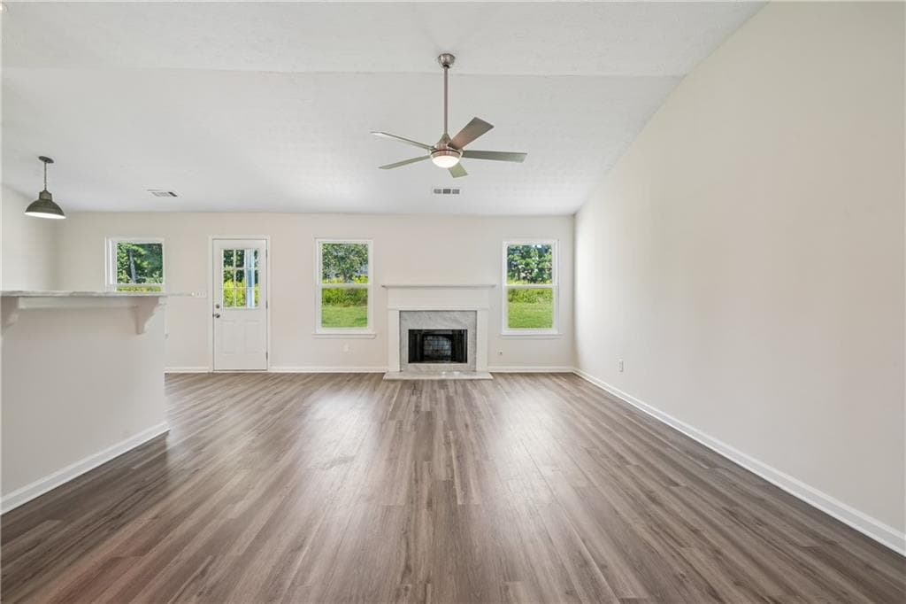 3 bedroom, 3 bathroom, 2,481 sq ft single family residence for sale at 3725 Bradford Walk Trail, Buford, GA 30519 — photo 3