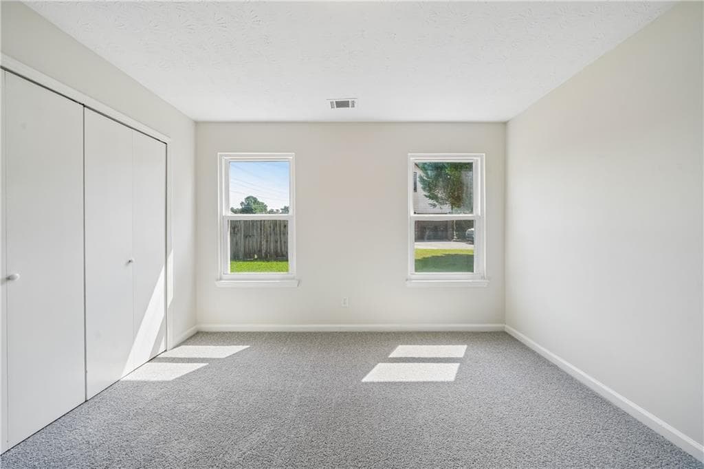 3 bedroom, 3 bathroom, 2,481 sq ft single family residence for sale at 3725 Bradford Walk Trail, Buford, GA 30519 — photo 4
