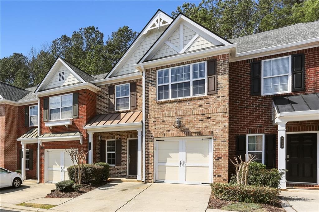 3 bedroom, 3 bathroom, 1,596 sq ft townhouse for rent at 5624 Moresby Court, Johns Creek, GA 30022 for $2,475 a month — photo 2