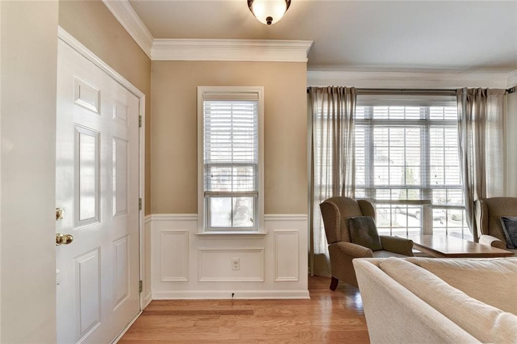 3 bedroom, 3 bathroom, 2,350 sq ft townhouse for sale at 6110 Briggs Way WAY, Johns Creek, GA 30097 — photo 4