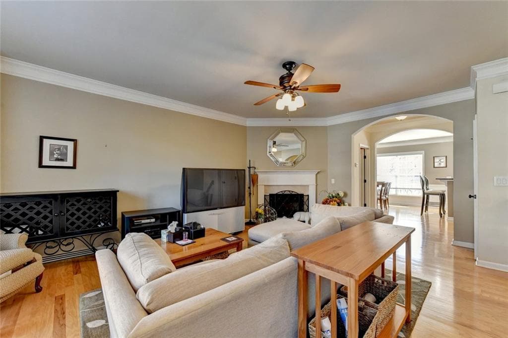 3 bedroom, 3 bathroom, 2,350 sq ft townhouse for sale at 6110 Briggs Way WAY, Johns Creek, GA 30097 — photo 5