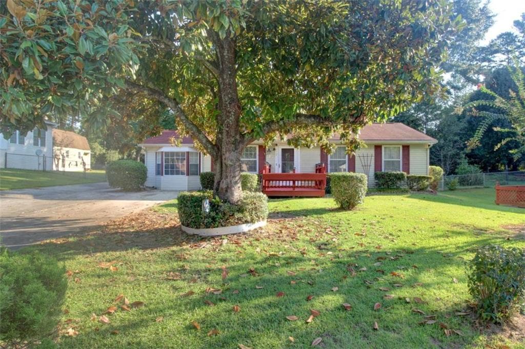 3 bedroom, 1 bathroom, 1,260 sq ft single family residence for sale at 612 Tower Road, Peachtree City, GA 30269 — photo 5