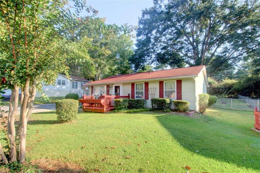3 bedroom, 1 bathroom, 1,260 sq ft single family residence for sale at 612 Tower Road, Peachtree City, GA 30269 — photo 7