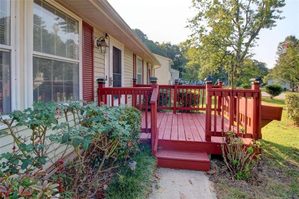 3 bedroom, 1 bathroom, 1,260 sq ft single family residence for sale at 612 Tower Road, Peachtree City, GA 30269 — photo 9