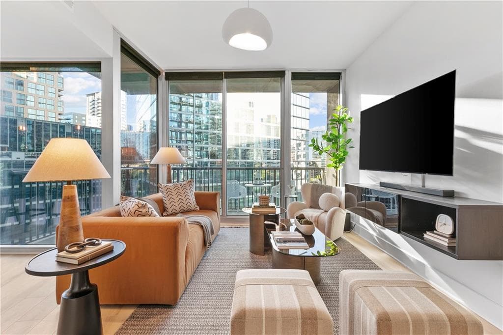 1 bedroom, 1 bathroom, 872 sq ft condominium for sale at 1080 Peachtree Street 807, Atlanta, GA 30309