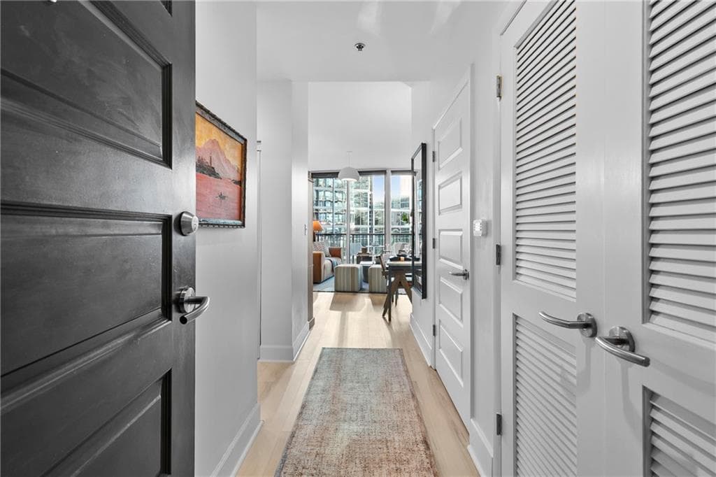 1 bedroom, 1 bathroom, 872 sq ft condominium for sale at 1080 Peachtree Street 807, Atlanta, GA 30309 — photo 4