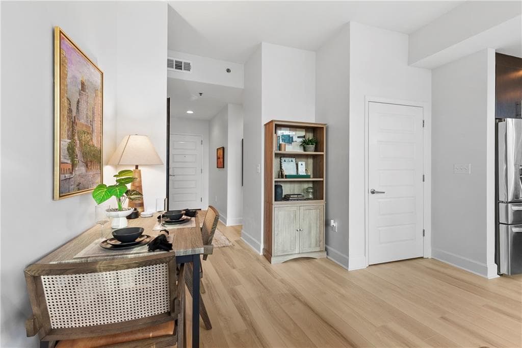 1 bedroom, 1 bathroom, 872 sq ft condominium for sale at 1080 Peachtree Street 807, Atlanta, GA 30309 — photo 7
