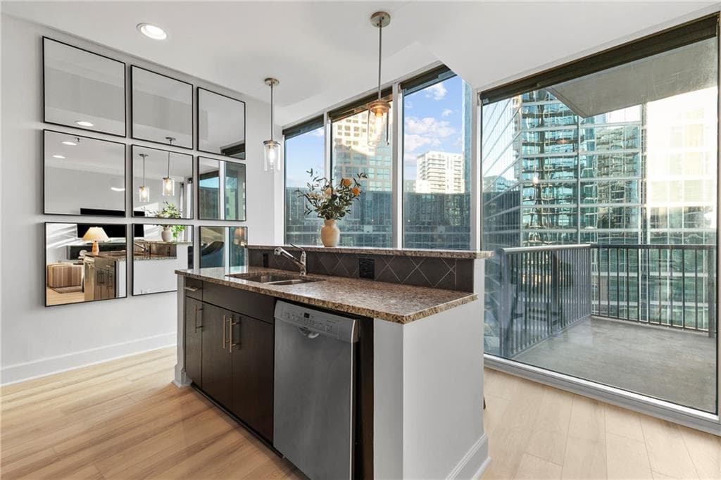 1 bedroom, 1 bathroom, 872 sq ft condominium for sale at 1080 Peachtree Street 807, Atlanta, GA 30309 — photo 10