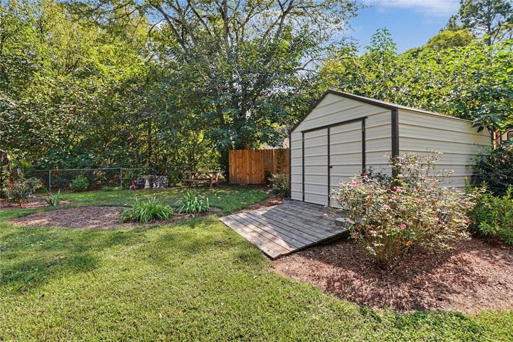 2 bedroom, 1 bathroom, 1,512 sq ft single family residence for sale at 131 Clyde Drive, Cedartown, GA 30125 — photo 8