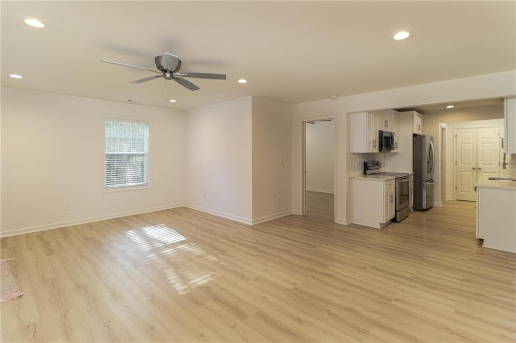 2 bedroom, 1 bathroom, 4,323 sq ft other for rent at 3230 Centerglen Lane, Cumming, GA 30040 for $1,650 a month — photo 9