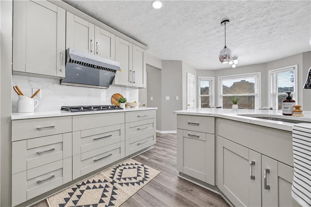5 bedroom, 4 bathroom, 2,700 sq ft single family residence under contract at 3069 Savannah Walk Lane, Suwanee, GA 30024 — photo 5