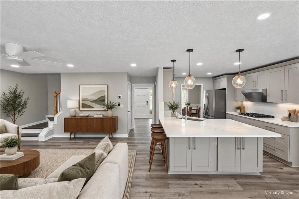 5 bedroom, 4 bathroom, 2,700 sq ft single family residence under contract at 3069 Savannah Walk Lane, Suwanee, GA 30024 — photo 9