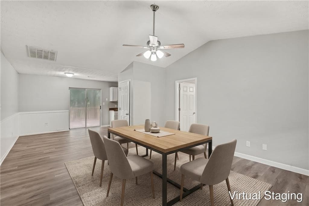 3 bedroom, 2 bathroom, 1,988 sq ft single family residence for sale at 240 Spring Circle, Senoia, GA 30276 — photo 3