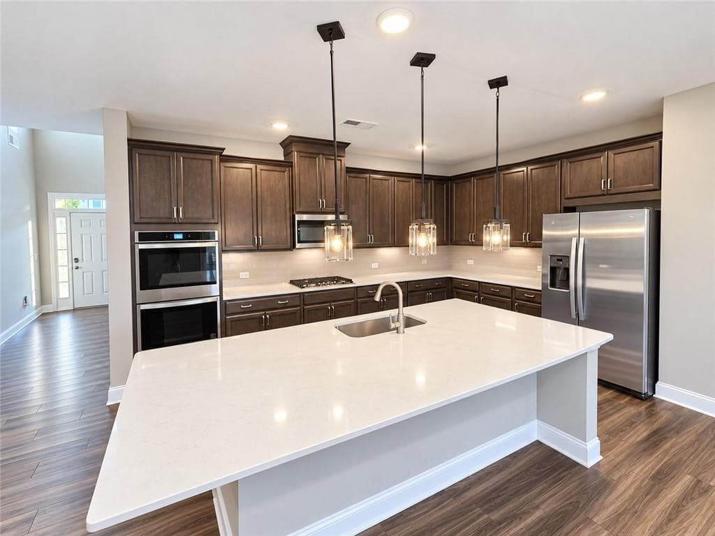 5 bedroom, 3 bathroom, 3,129 sq ft single family residence for sale at 173 Cattail Lane, Winder, GA 30680 — photo 4