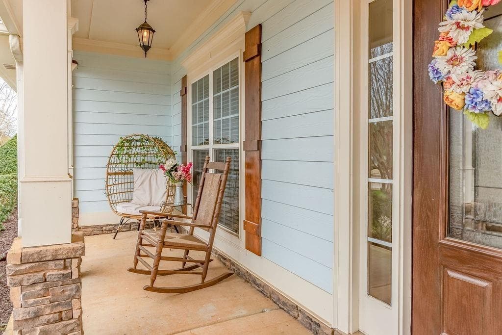 5 bedroom, 3 bathroom, 3,132 sq ft single family residence for sale at 209 Suffolk Way, Mcdonough, GA 30252 — photo 7