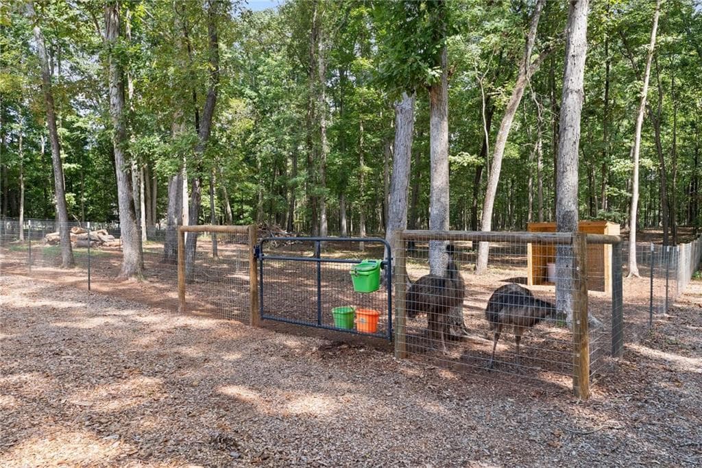 3 bedroom, 2 bathroom, 1,548 sq ft single family residence under contract at 631 Edmondson Road, Monroe, GA 30656 — photo 3