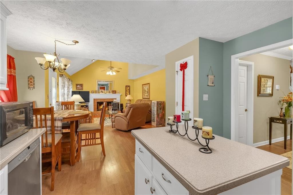 4 bedroom, 3 bathroom, 2,230 sq ft single family residence for sale at 2900 Riverbend Drive, Snellville, GA 30078 — photo 7