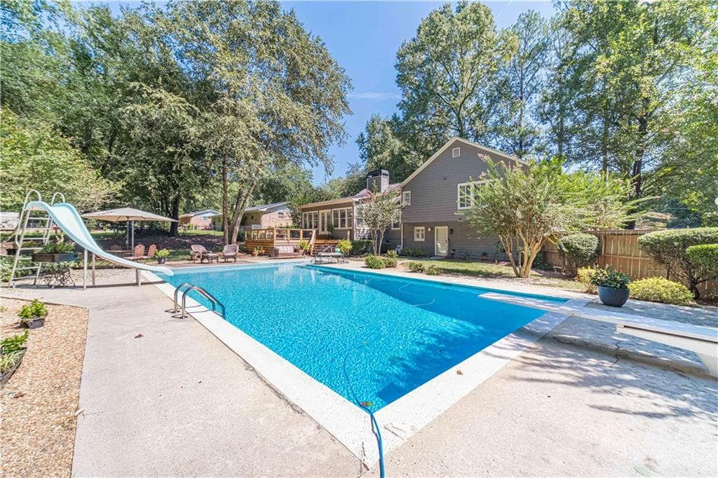 3 bedroom, 3 bathroom, 2,138 sq ft single family residence for sale at 2759 Lanier Drive, Snellville, GA 30078 — photo 2