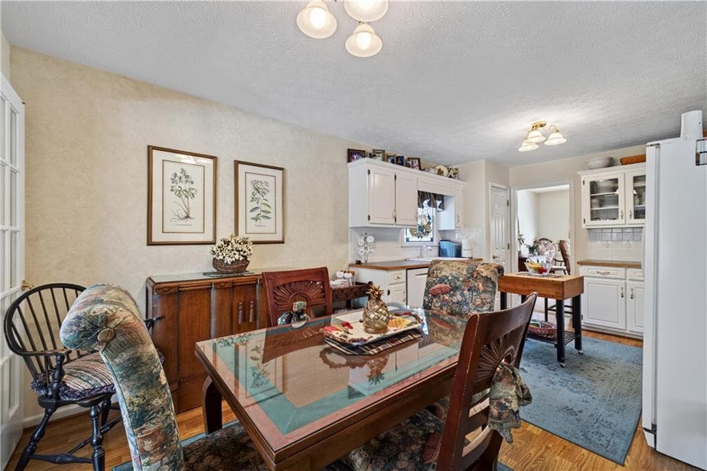 3 bedroom, 3 bathroom, 2,138 sq ft single family residence for sale at 2759 Lanier Drive, Snellville, GA 30078 — photo 3