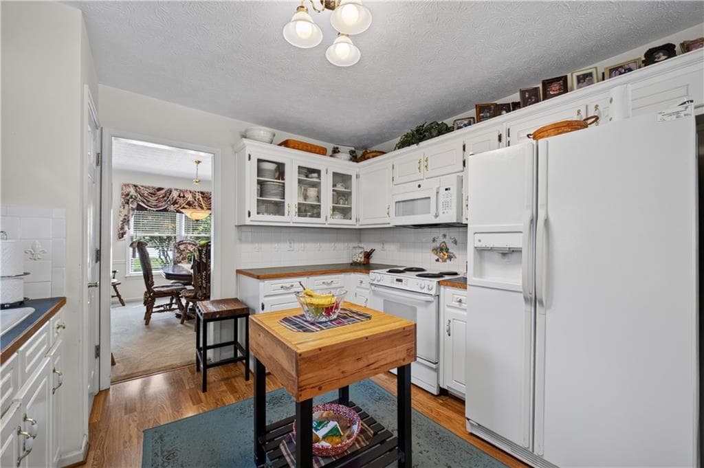 3 bedroom, 3 bathroom, 2,138 sq ft single family residence for sale at 2759 Lanier Drive, Snellville, GA 30078 — photo 4