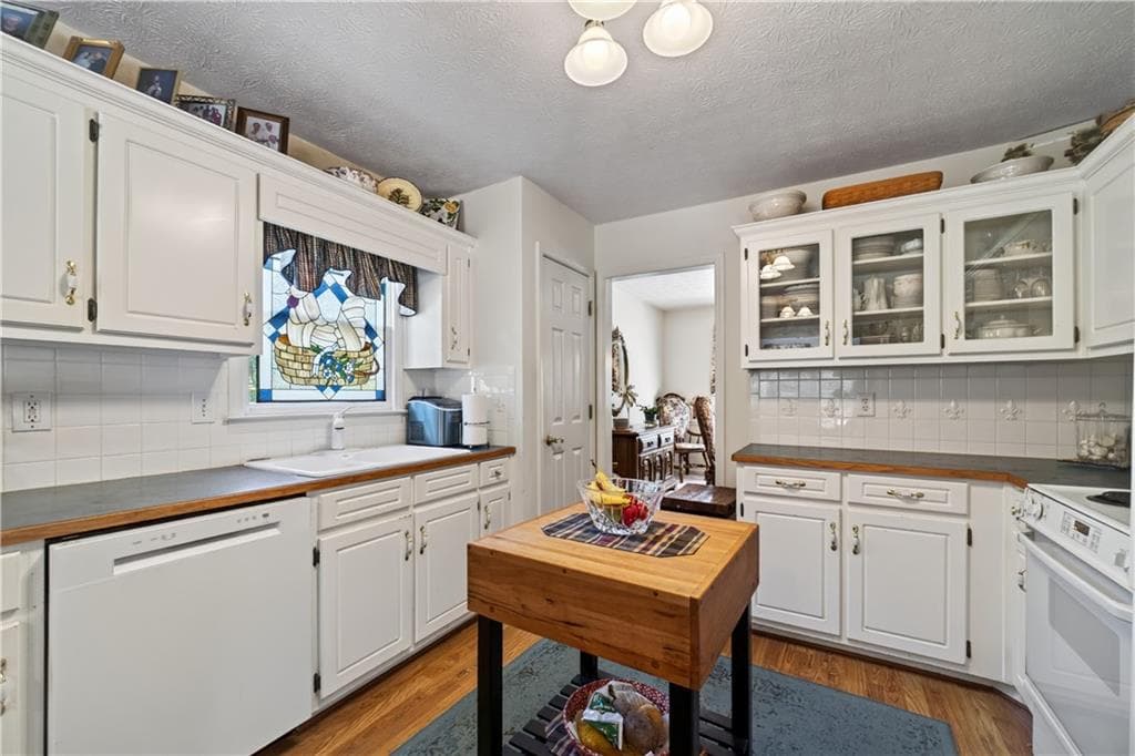 3 bedroom, 3 bathroom, 2,138 sq ft single family residence for sale at 2759 Lanier Drive, Snellville, GA 30078 — photo 5