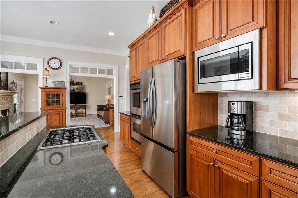 5 bedroom, 5 bathroom, 4,384 sq ft single family residence for sale at 194 Waterfront Park Lane, Dawsonville, GA 30534 — photo 6
