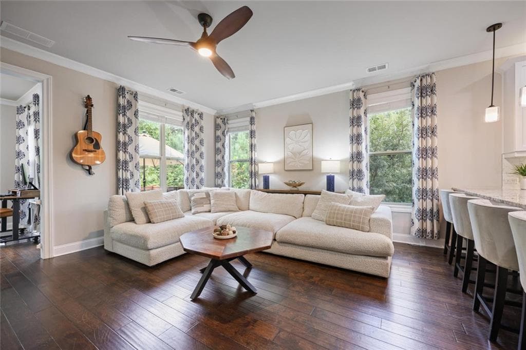 3 bedroom, 4 bathroom, 2,282 sq ft townhouse for sale at 1016 Township Square, Alpharetta, GA 30022 — photo 7