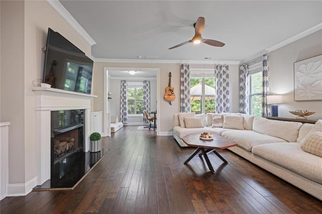 3 bedroom, 4 bathroom, 2,282 sq ft townhouse for sale at 1016 Township Square, Alpharetta, GA 30022 — photo 8