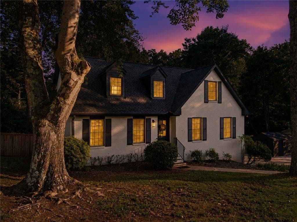 5 bedroom, 3 bathroom, 2,841 sq ft single family residence for sale at 1465 Dallas Circle, Marietta, GA 30064 — photo 1 of 70