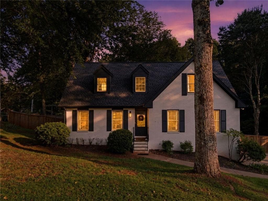 5 bedroom, 3 bathroom, 2,841 sq ft single family residence for sale at 1465 Dallas Circle, Marietta, GA 30064 — photo 2