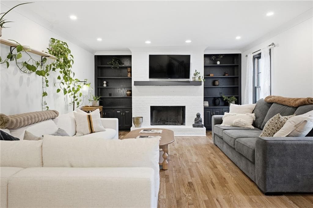 5 bedroom, 3 bathroom, 2,841 sq ft single family residence for sale at 1465 Dallas Circle, Marietta, GA 30064 — photo 6