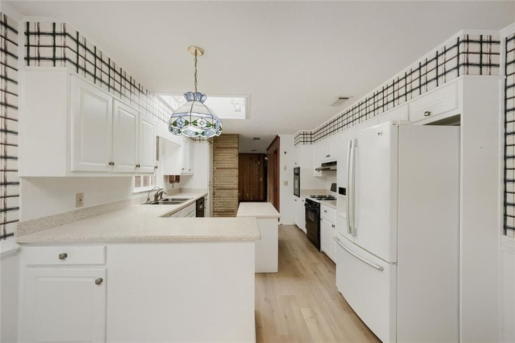 4 bedroom, 4 bathroom, 3,594 sq ft single family residence for sale at 1909 Lake Lucerne Way, Lilburn, GA 30047 — photo 8