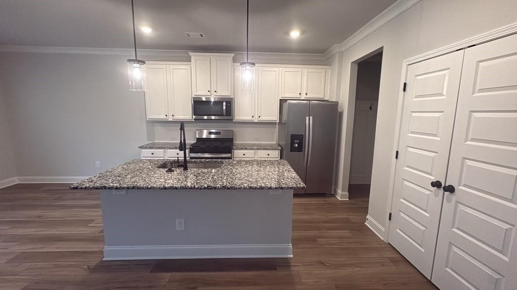 3 bedroom, 3 bathroom, 2,016 sq ft single family residence for rent at 3832 Dover Run Lane, Loganville, GA 30052 for $2,700 a month — photo 6