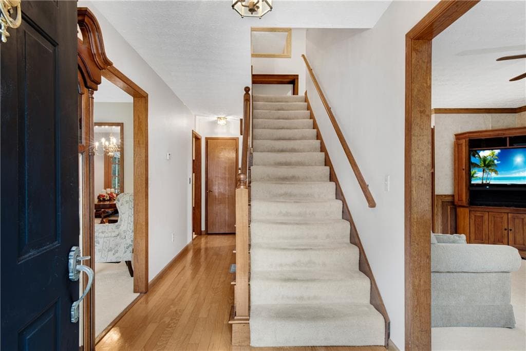 3 bedroom, 3 bathroom, 2,363 sq ft single family residence under contract at 1475 Luke Lane, Lawrenceville, GA 30043 — photo 4