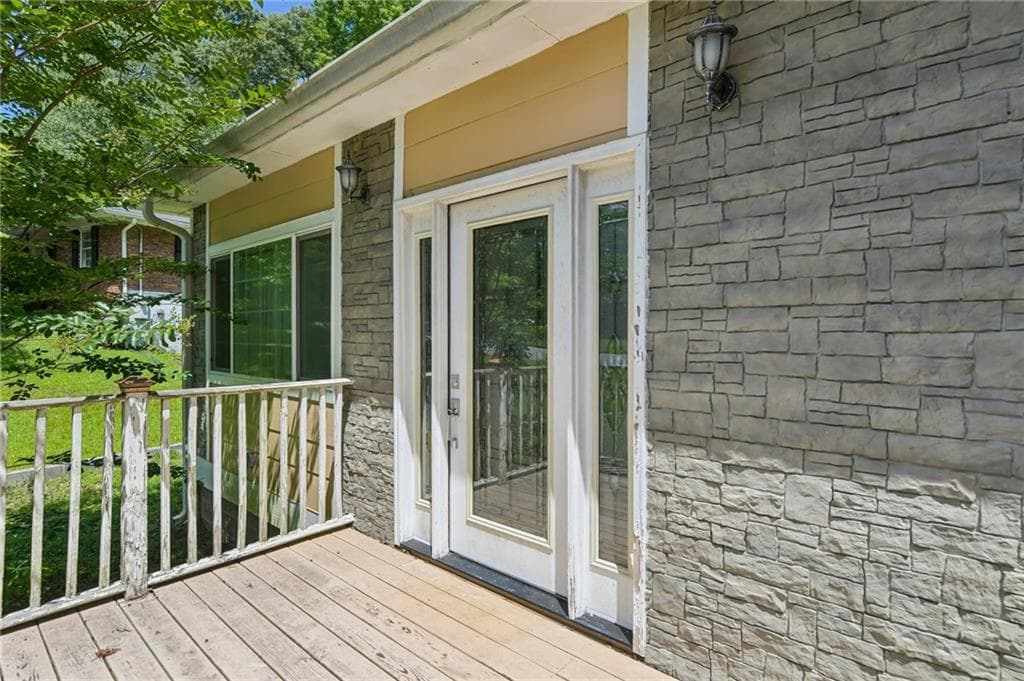 4 bedroom, 4 bathroom, 2,399 sq ft single family residence for sale at 3167 Westmart Lane, Atlanta, GA 30340 — photo 4