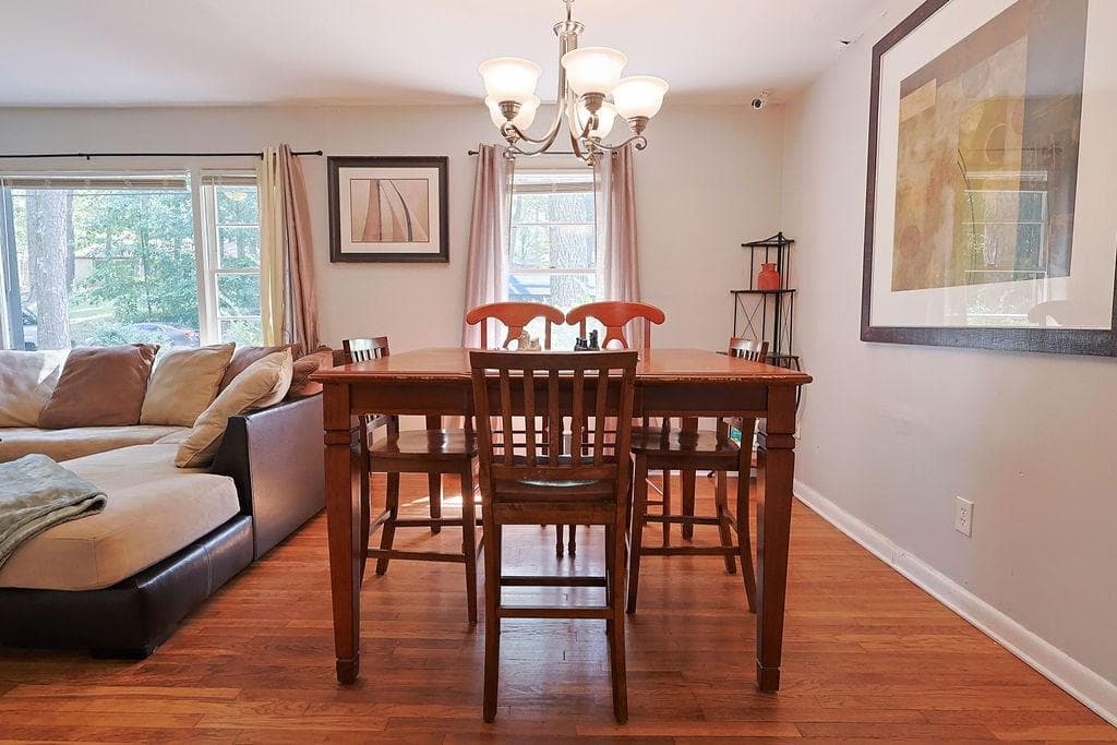 7 bedroom, 3 bathroom, 2,586 sq ft single family residence for sale at 2661 Collier Drive, Atlanta, GA 30318 — photo 9