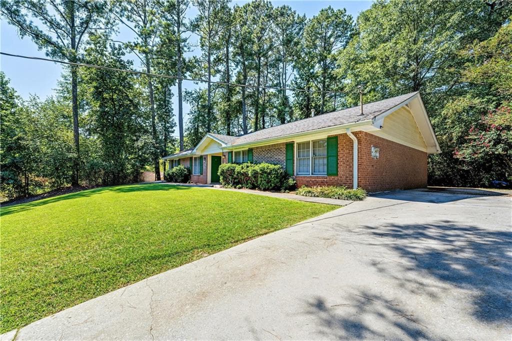 duplex for sale at 4901 Valley Dale Drive, Lilburn, GA 30047 — photo 6