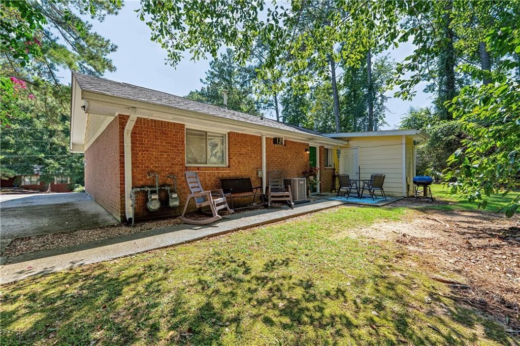 duplex for sale at 4901 Valley Dale Drive, Lilburn, GA 30047 — photo 10