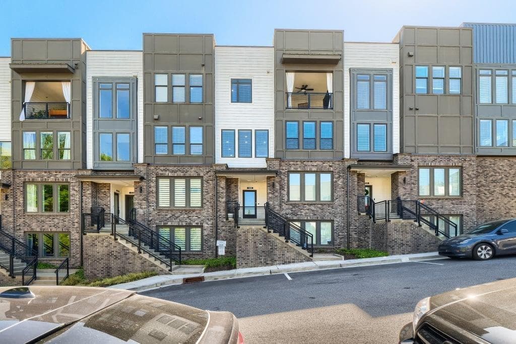 3 bedroom, 3 bathroom, 2,264 sq ft condominium for sale at 1050 Stacks Avenue 1506, Atlanta, GA 30315 — photo 3