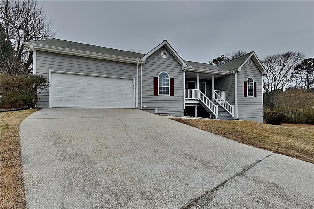 3 bedroom, 2 bathroom, 1,634 sq ft single family residence for rent at 1550 Twin Manor Drive, Loganville, GA 30052 for $2,050 a month — photo 1 of 22