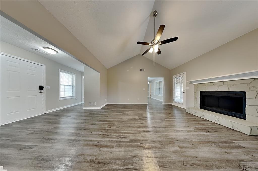 3 bedroom, 2 bathroom, 1,634 sq ft single family residence for rent at 1550 Twin Manor Drive, Loganville, GA 30052 for $2,050 a month — photo 2