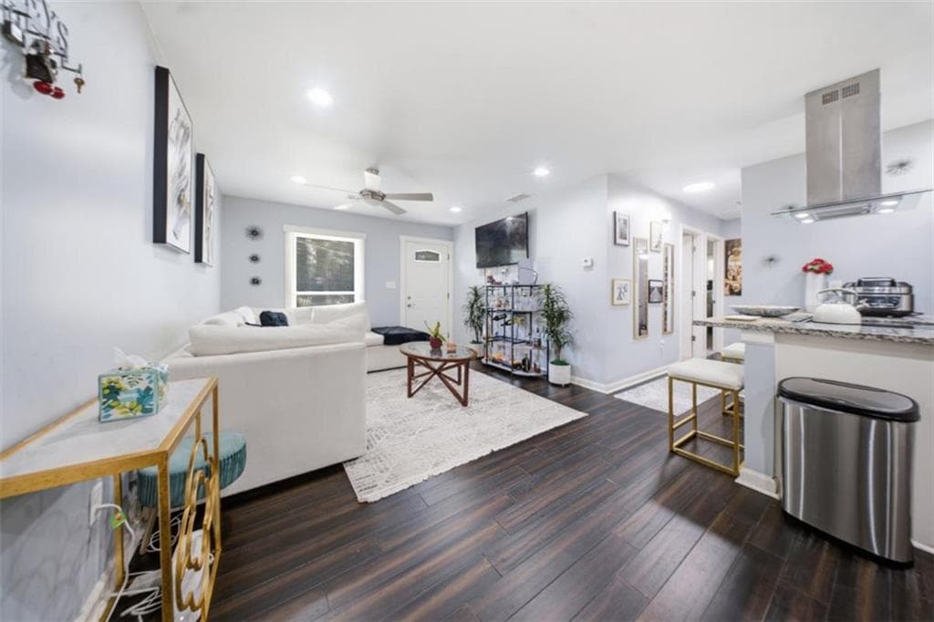 3 bedroom, 1 bathroom, 850 sq ft single family residence for rent at 371 Santa Lucia Terrace, Atlanta, GA 30318 for $2,000 a month — photo 4