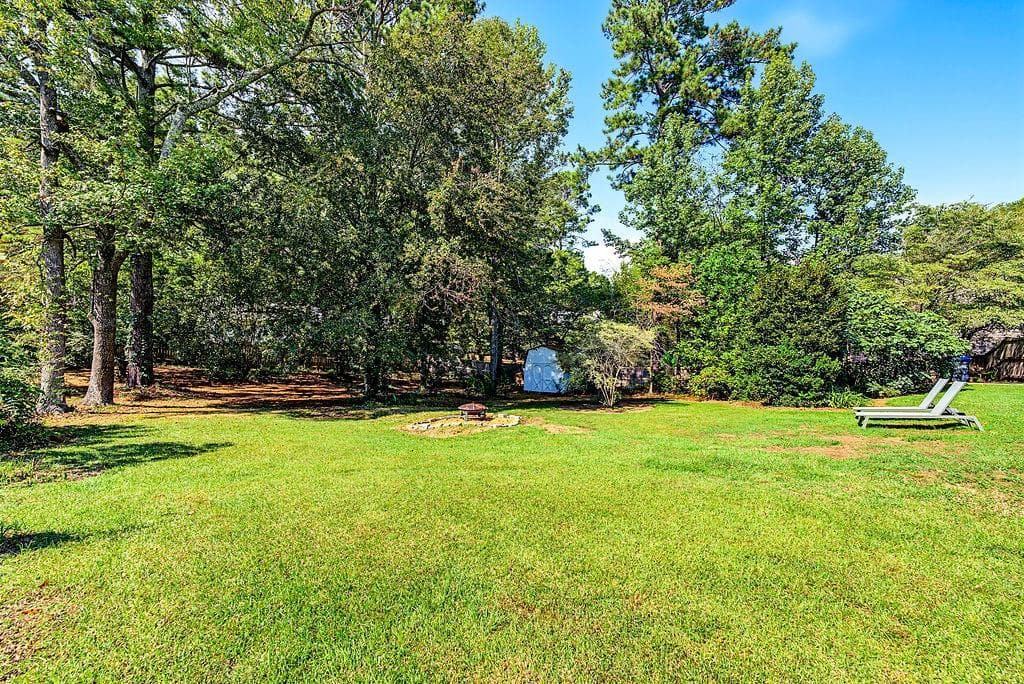 4 bedroom, 3 bathroom, 2,500 sq ft single family residence for sale at 104 Shane Way, Mableton, GA 30126 — photo 3