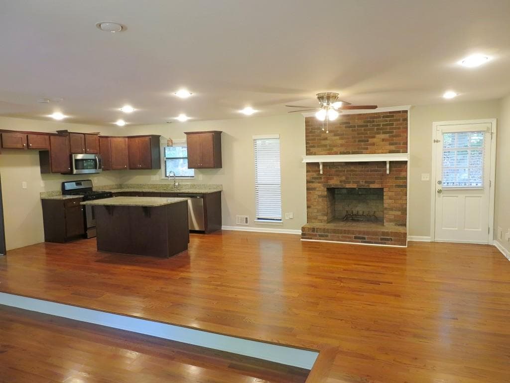 3 bedroom, 2 bathroom, 1,732 sq ft single family residence for sale at 920 New Hope Road, Atlanta, GA 30311 — photo 7