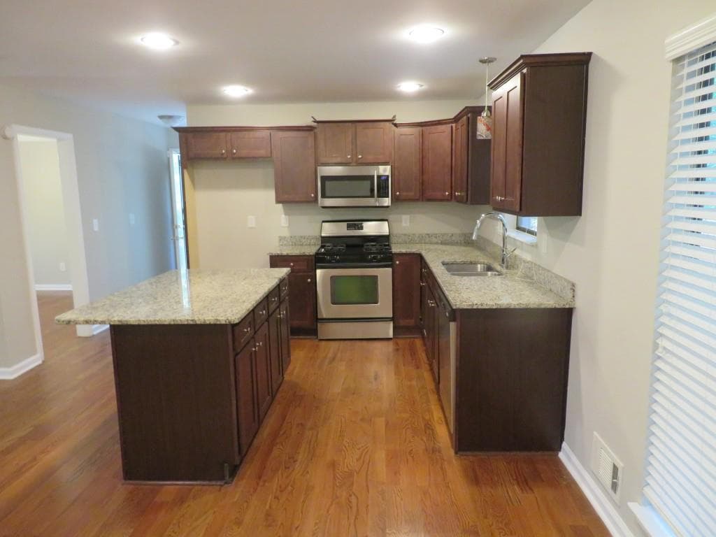 3 bedroom, 2 bathroom, 1,732 sq ft single family residence for sale at 920 New Hope Road, Atlanta, GA 30311 — photo 8