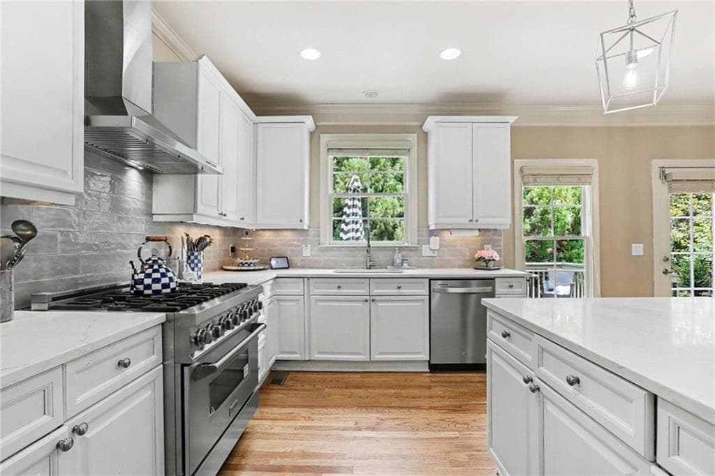 5 bedroom, 4 bathroom, 3,151 sq ft single family residence for sale at 5443 Spey Court, Alpharetta, GA 30022 — photo 7